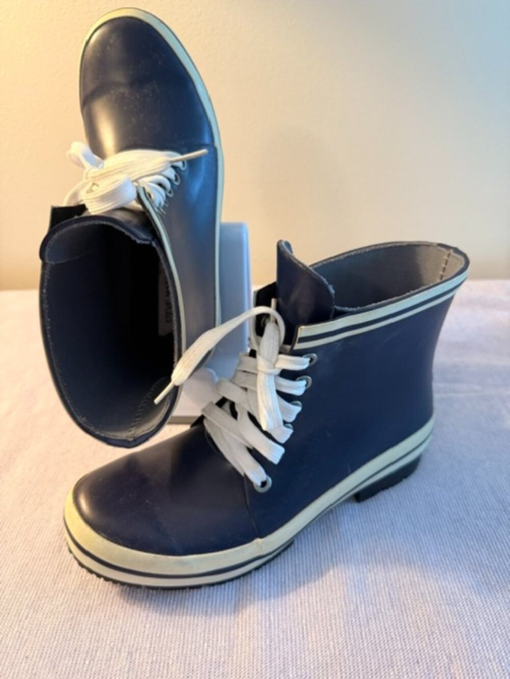 Steve Madden Navy Lace-Up Rain Boots Size 7.5 New